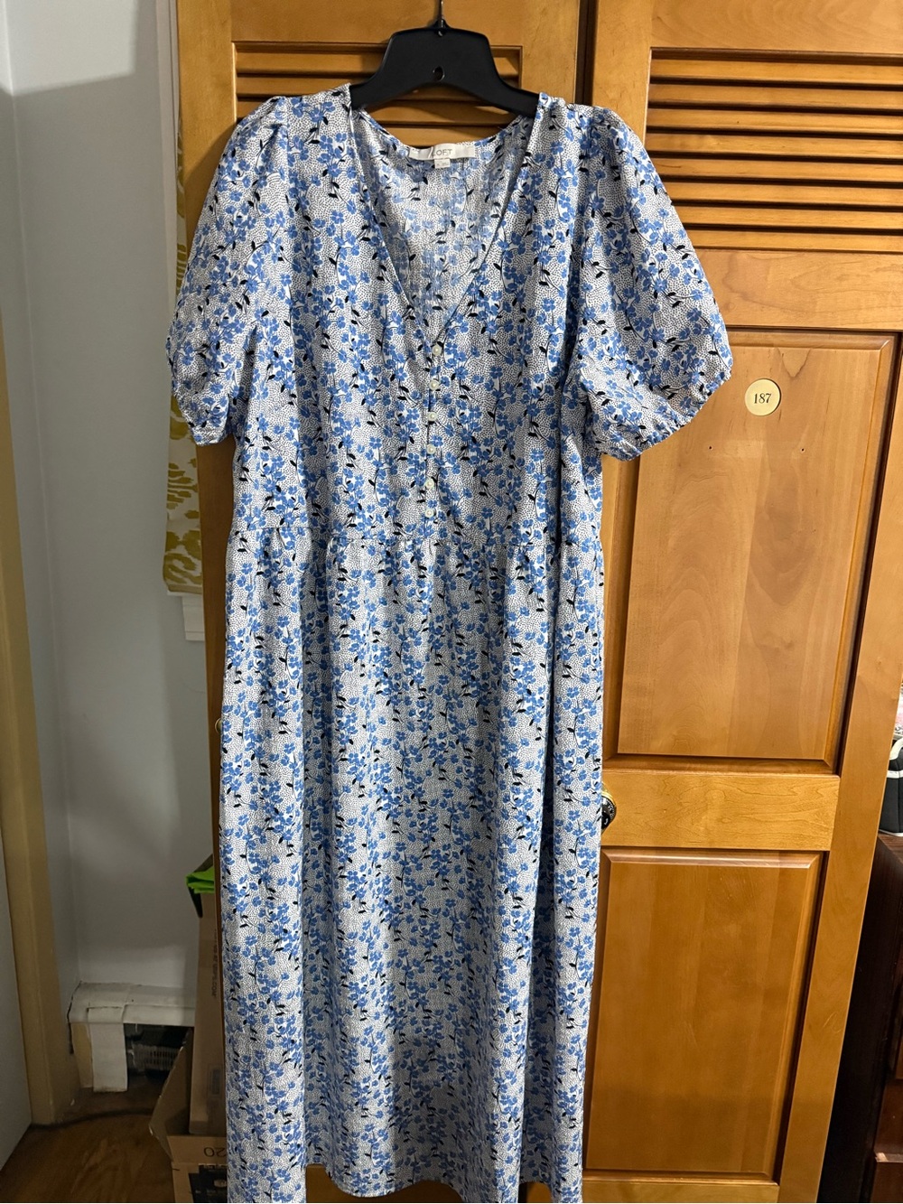 LOFT Blue and White Floral V-Neck Puff Sleeve Dress